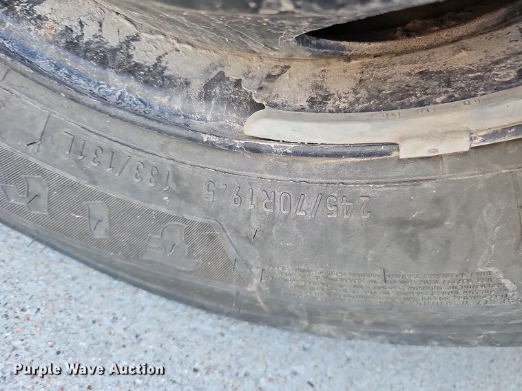 image for item DQ1194 1999 Freightliner FS65 Blue Bird  school bus