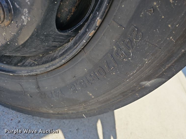 image for item DQ1194 1999 Freightliner FS65 Blue Bird  school bus