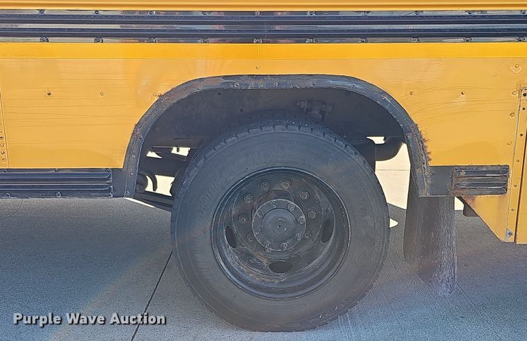image for item DQ1194 1999 Freightliner FS65 Blue Bird  school bus