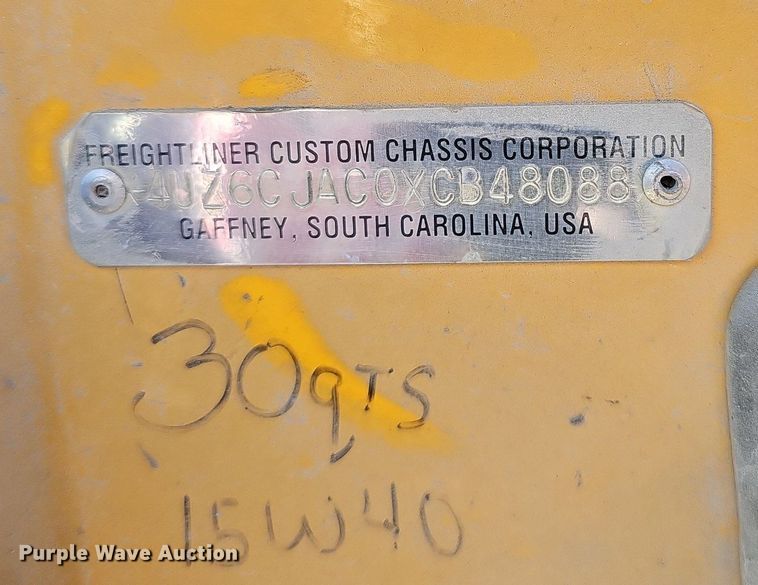 image for item DQ1194 1999 Freightliner FS65 Blue Bird  school bus