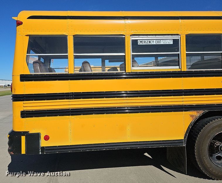 image for item DQ1195 1997 Ford Blue Bird M77239  school bus