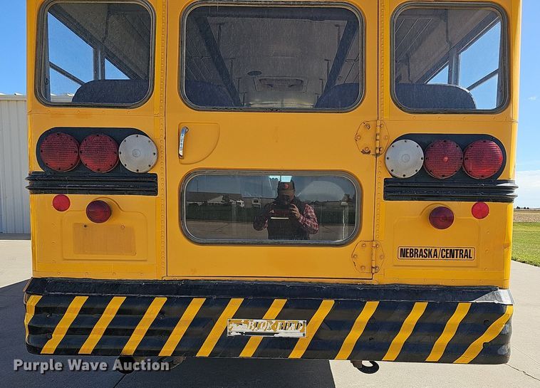 image for item DQ1195 1997 Ford Blue Bird M77239  school bus