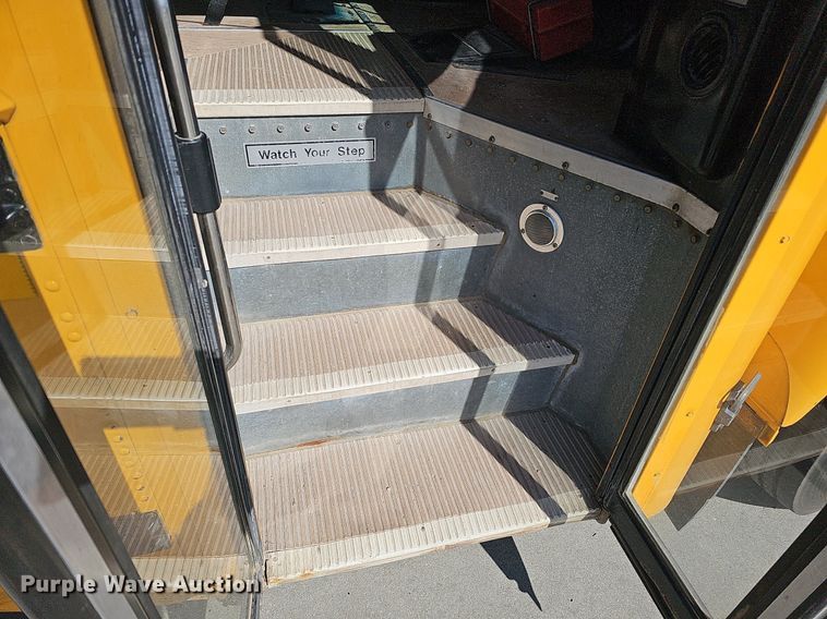 image for item DQ1195 1997 Ford Blue Bird M77239  school bus