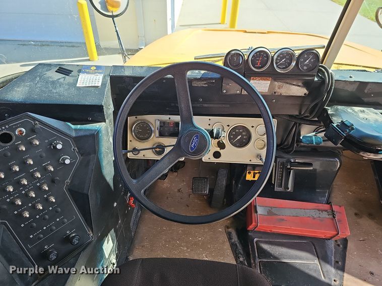 image for item DQ1195 1997 Ford Blue Bird M77239  school bus