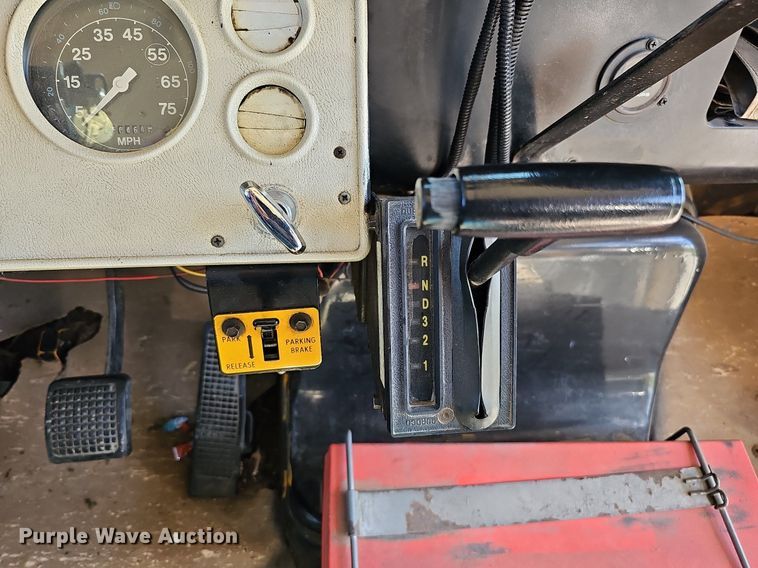 image for item DQ1195 1997 Ford Blue Bird M77239  school bus