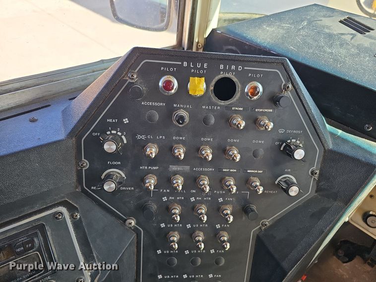 image for item DQ1195 1997 Ford Blue Bird M77239  school bus