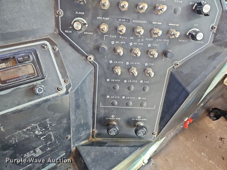 image for item DQ1195 1997 Ford Blue Bird M77239  school bus