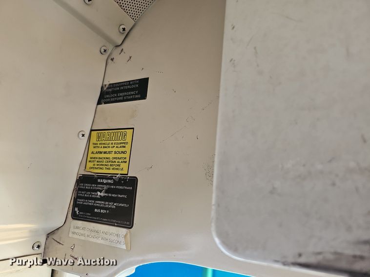 image for item DQ1195 1997 Ford Blue Bird M77239  school bus