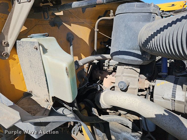 image for item DQ1195 1997 Ford Blue Bird M77239  school bus