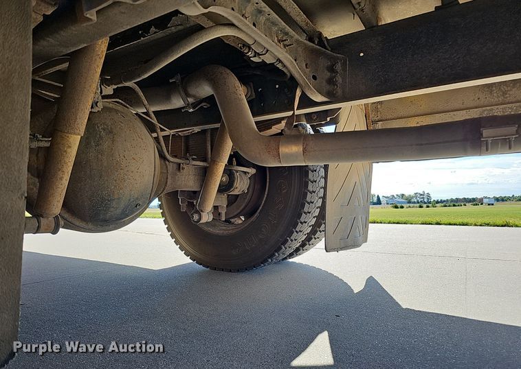 image for item DQ1195 1997 Ford Blue Bird M77239  school bus