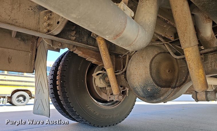 image for item DQ1195 1997 Ford Blue Bird M77239  school bus