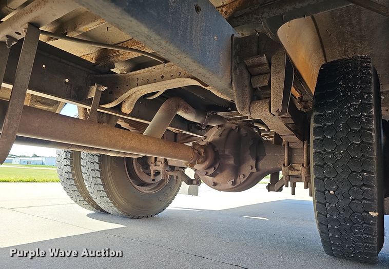 image for item DQ1195 1997 Ford Blue Bird M77239  school bus