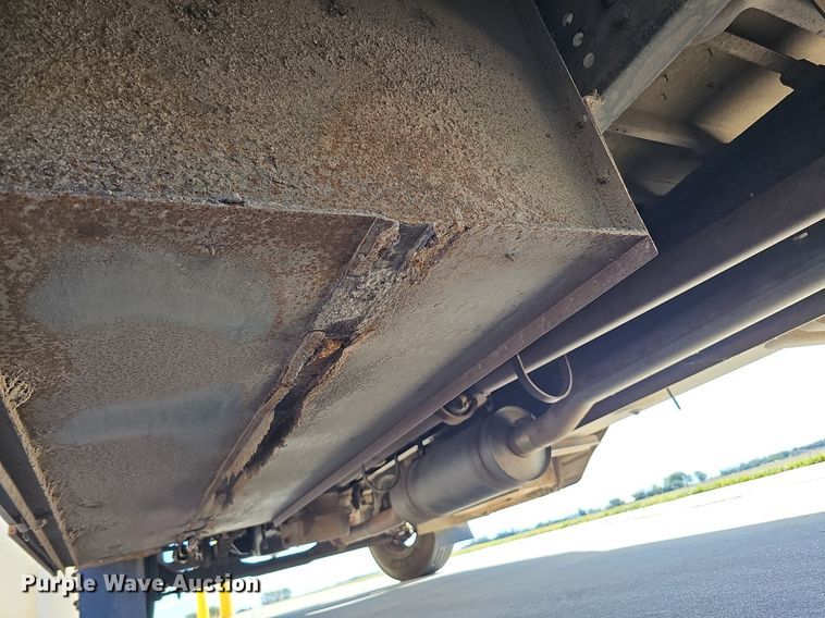 image for item DQ1195 1997 Ford Blue Bird M77239  school bus