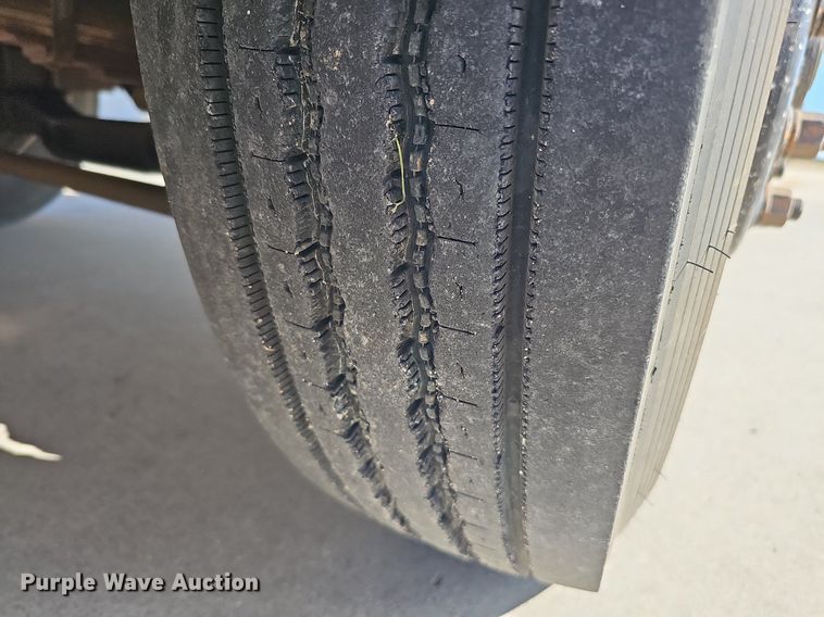 image for item DQ1195 1997 Ford Blue Bird M77239  school bus