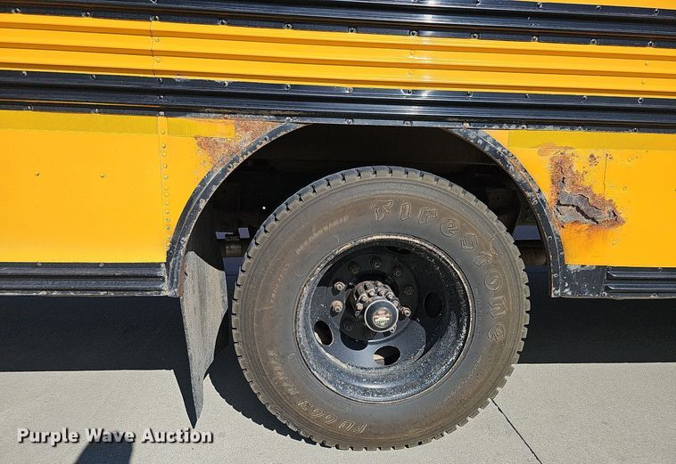 image for item DQ1195 1997 Ford Blue Bird M77239  school bus