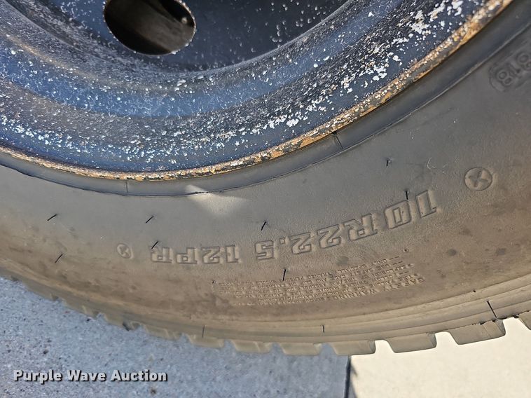 image for item DQ1195 1997 Ford Blue Bird M77239  school bus