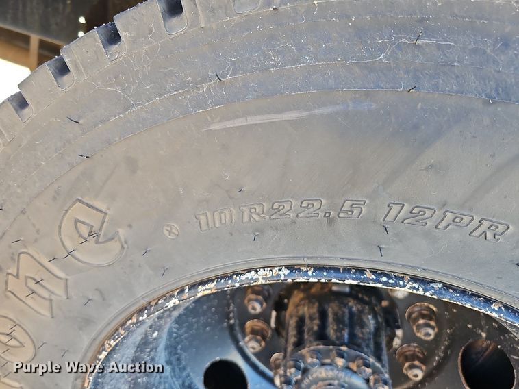 image for item DQ1195 1997 Ford Blue Bird M77239  school bus