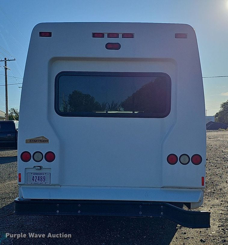 image for item DQ1196 2010 Ford E450 Super Duty  shuttle bus