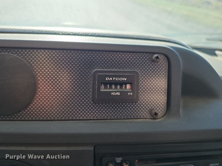 image for item DQ1196 2010 Ford E450 Super Duty  shuttle bus