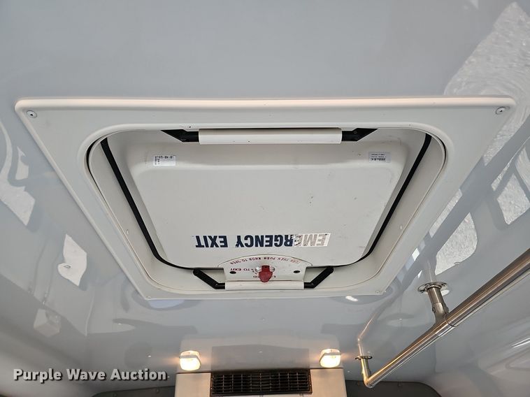 image for item DQ1196 2010 Ford E450 Super Duty  shuttle bus