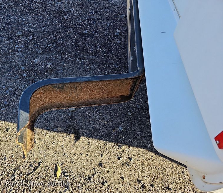 image for item DQ1196 2010 Ford E450 Super Duty  shuttle bus