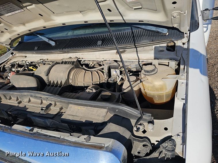 image for item DQ1196 2010 Ford E450 Super Duty  shuttle bus