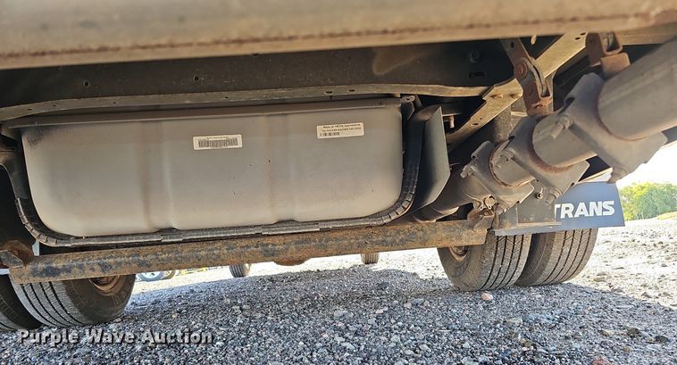 image for item DQ1196 2010 Ford E450 Super Duty  shuttle bus