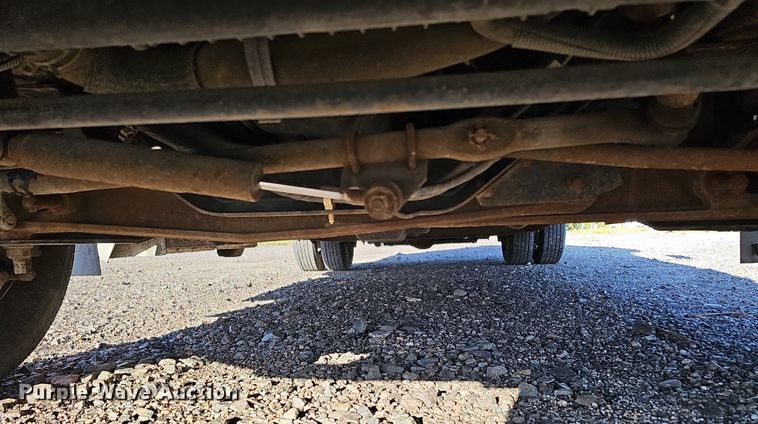 image for item DQ1196 2010 Ford E450 Super Duty  shuttle bus