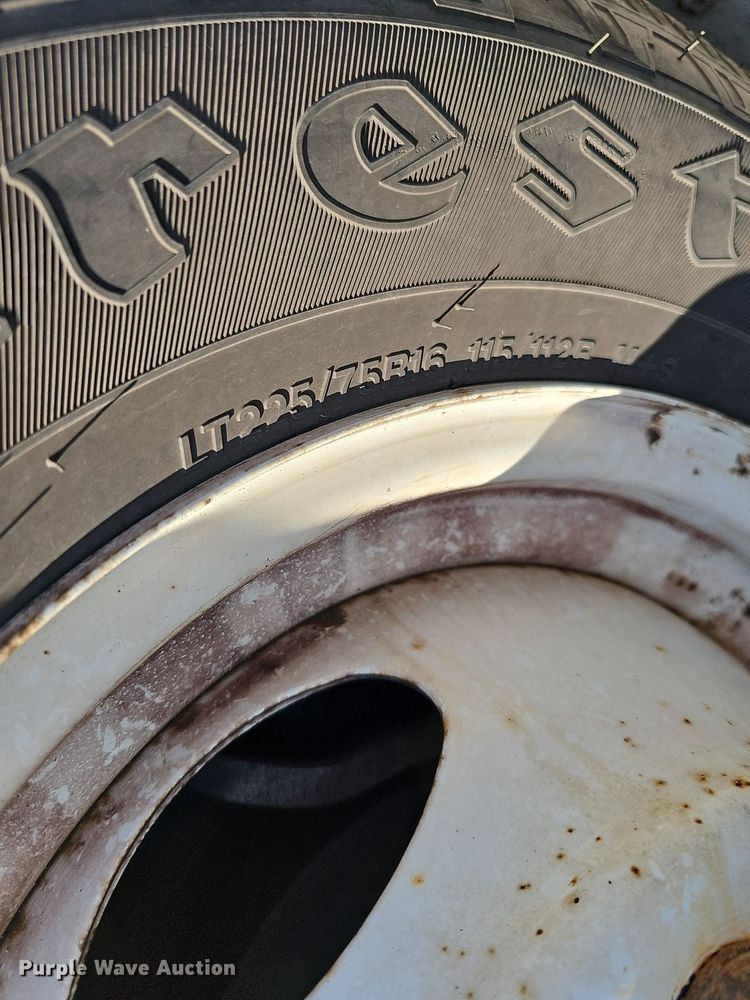 image for item DQ1196 2010 Ford E450 Super Duty  shuttle bus