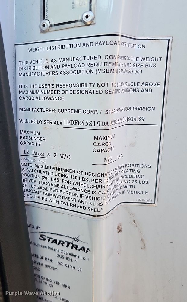 image for item DQ1196 2010 Ford E450 Super Duty  shuttle bus