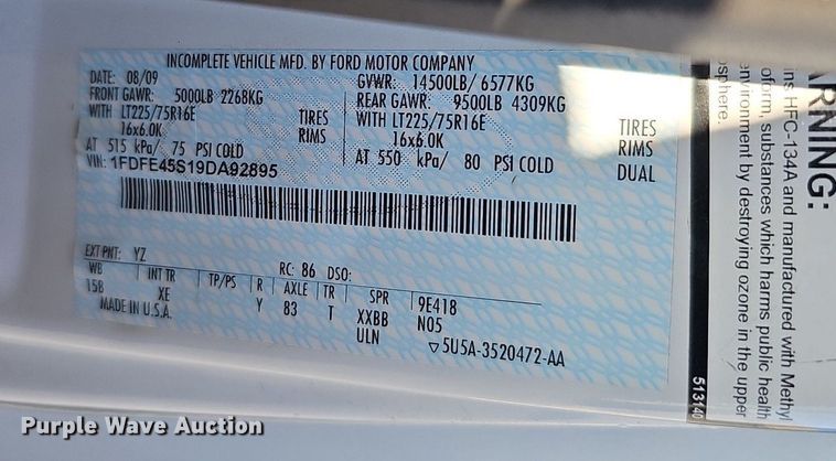 image for item DQ1196 2010 Ford E450 Super Duty  shuttle bus