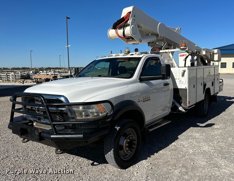 image for item DQ1449 2015 Dodge Ram 5500  bucket truck