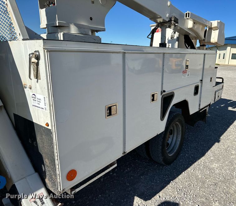 image for item DQ1449 2015 Dodge Ram 5500  bucket truck