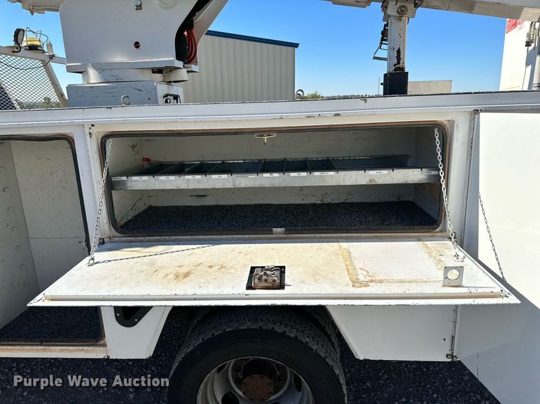 image for item DQ1449 2015 Dodge Ram 5500  bucket truck