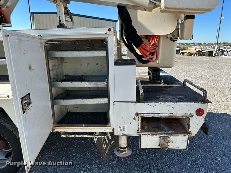 image for item DQ1449 2015 Dodge Ram 5500  bucket truck