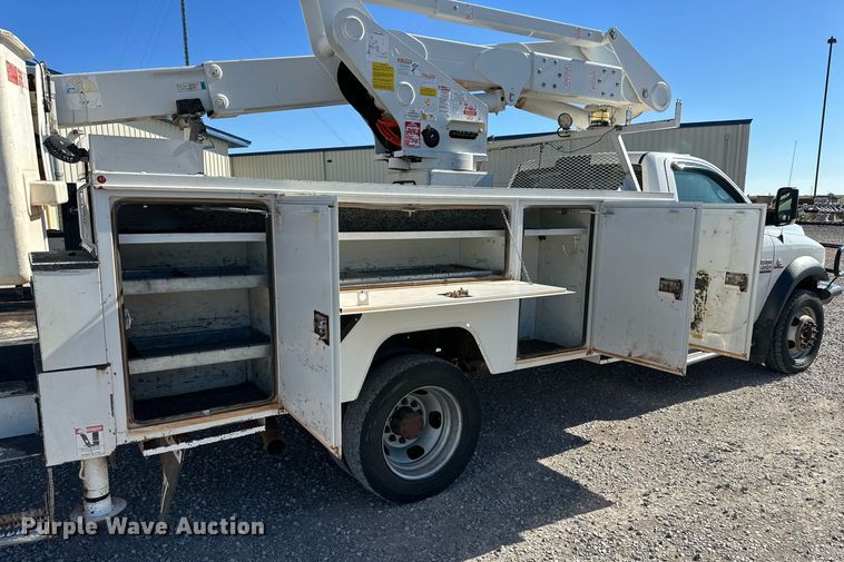image for item DQ1449 2015 Dodge Ram 5500  bucket truck