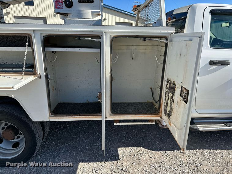 image for item DQ1449 2015 Dodge Ram 5500  bucket truck