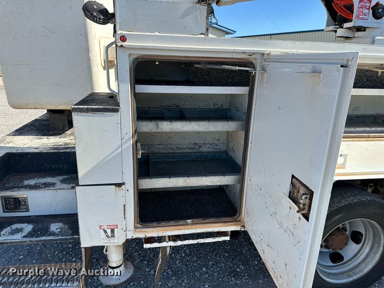 image for item DQ1449 2015 Dodge Ram 5500  bucket truck