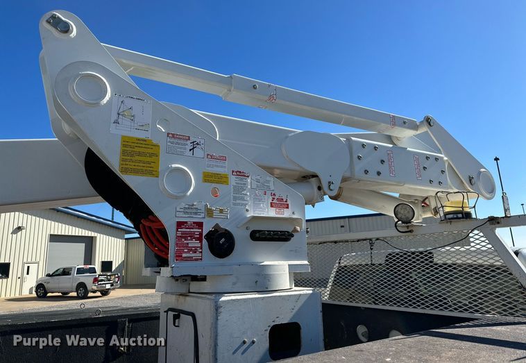 image for item DQ1449 2015 Dodge Ram 5500  bucket truck