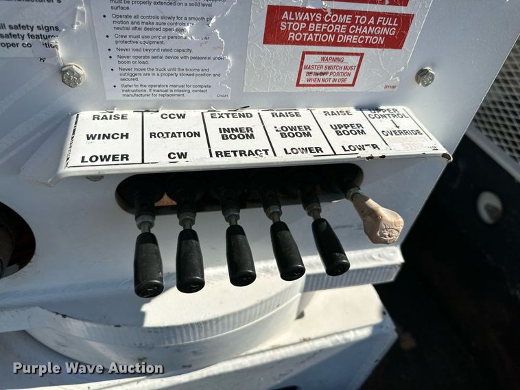 image for item DQ1449 2015 Dodge Ram 5500  bucket truck