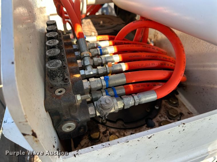 image for item DQ1449 2015 Dodge Ram 5500  bucket truck