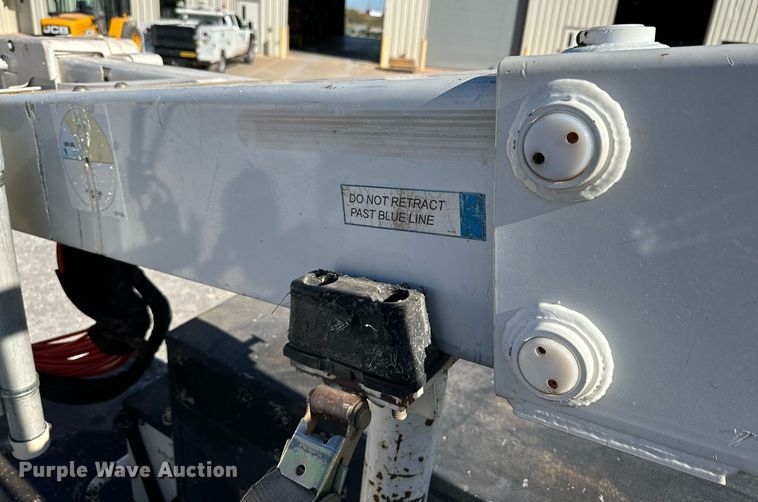 image for item DQ1449 2015 Dodge Ram 5500  bucket truck