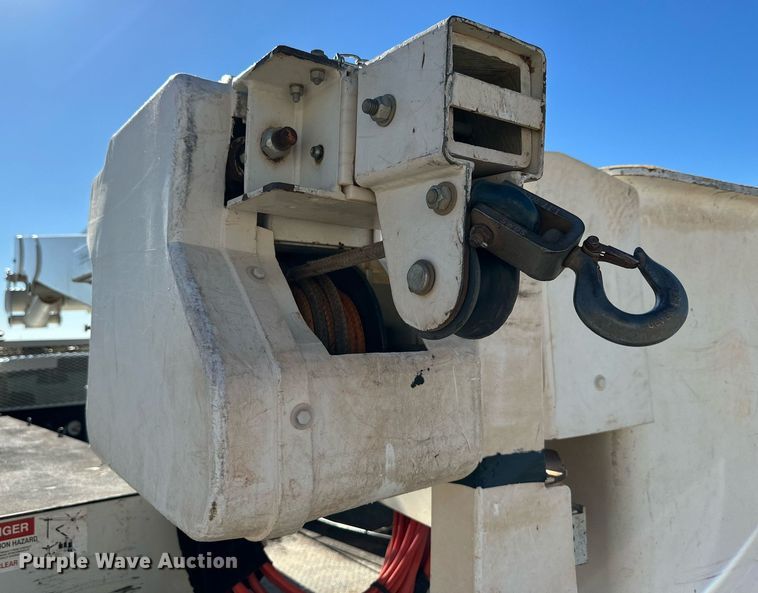 image for item DQ1449 2015 Dodge Ram 5500  bucket truck