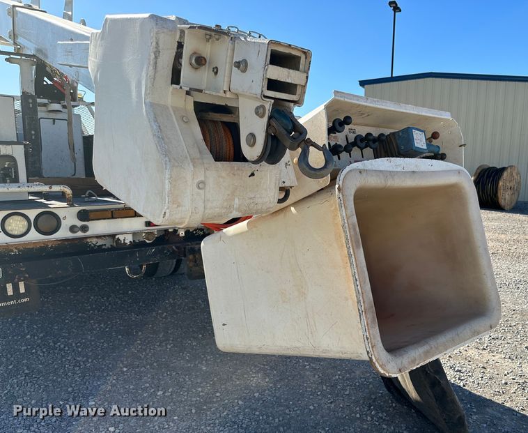 image for item DQ1449 2015 Dodge Ram 5500  bucket truck