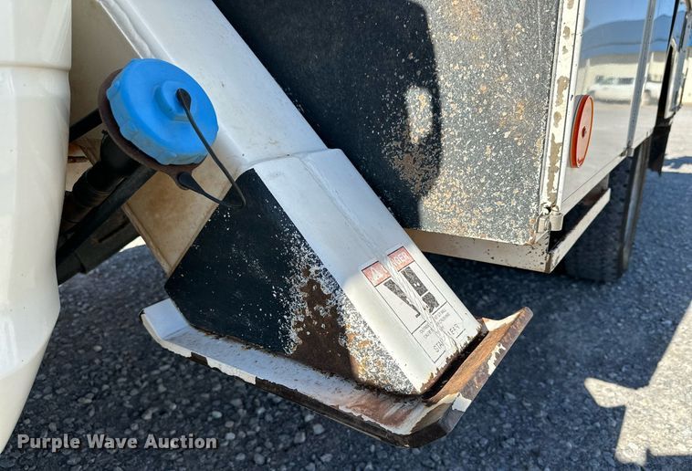 image for item DQ1449 2015 Dodge Ram 5500  bucket truck