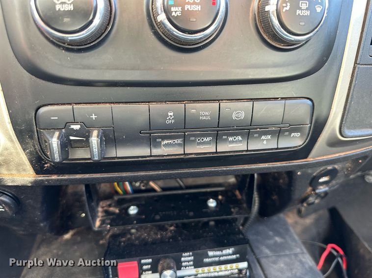 image for item DQ1449 2015 Dodge Ram 5500  bucket truck