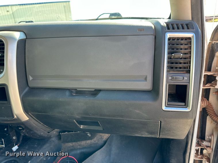 image for item DQ1449 2015 Dodge Ram 5500  bucket truck