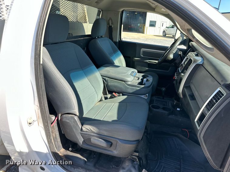 image for item DQ1449 2015 Dodge Ram 5500  bucket truck