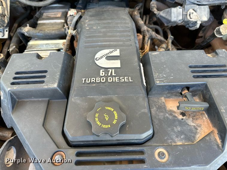 image for item DQ1449 2015 Dodge Ram 5500  bucket truck