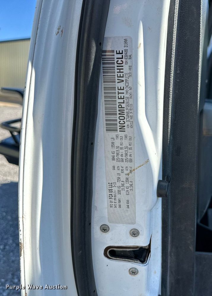 image for item DQ1449 2015 Dodge Ram 5500  bucket truck